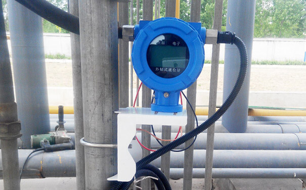 靜壓式液位計與外貼式液位計相比較