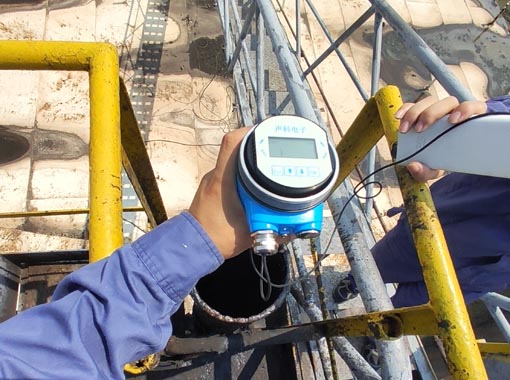 雷達(dá)物位計(jì)應(yīng)用場(chǎng)合及現(xiàn)場(chǎng)安裝注意事項(xiàng)