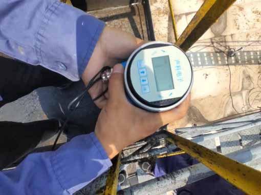 80GHz雷達液位計與外貼液位計對比分析